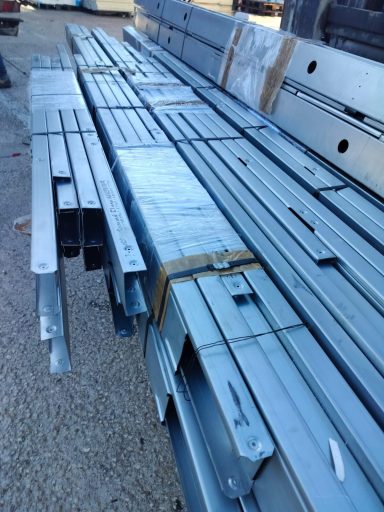 ARRIVEE DE LA STRUCTURE A SANARY villa entièrement en structure métallique