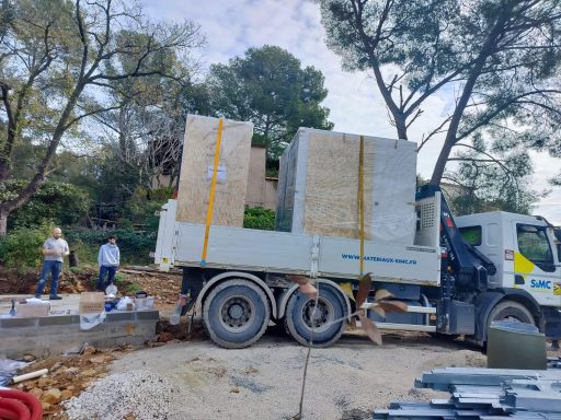 BLOCS SANITAIRES DE LA VILLA DE SANARY villa entièrement en structure métallique avec bloc sanaitaires