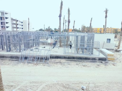 COMPLEXE DE VILLAS EN STRUCTURE METALLIQUE STRUCTURE METALLIQUE D UN COMPLEXE DE VILLAS. Structure en acier galvanisé